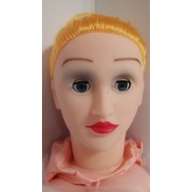 Кукла с пышной грудью блондинка