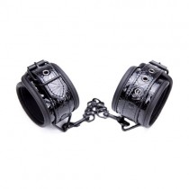 Дизайнерские наручники черного цвета